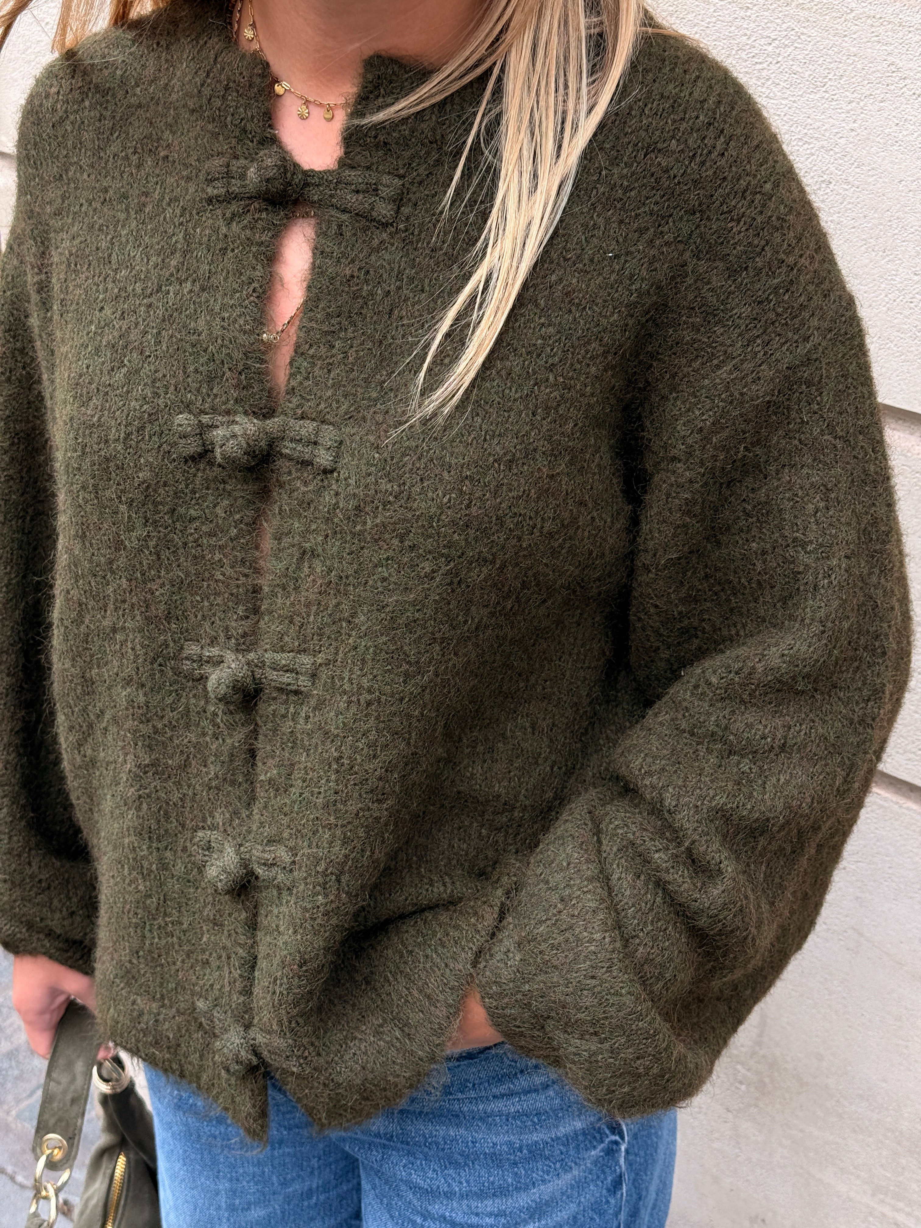 Pull Delphine kaki