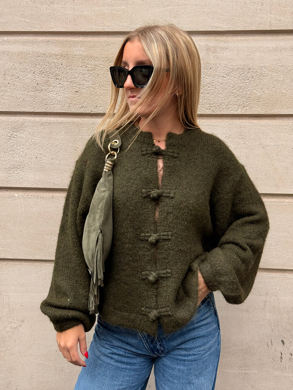 Pull Delphine kaki