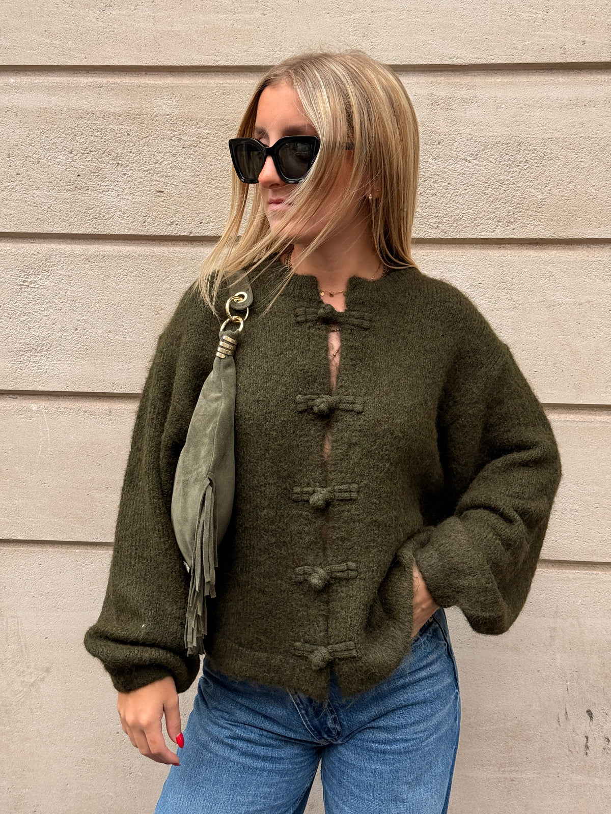Pull Delphine kaki